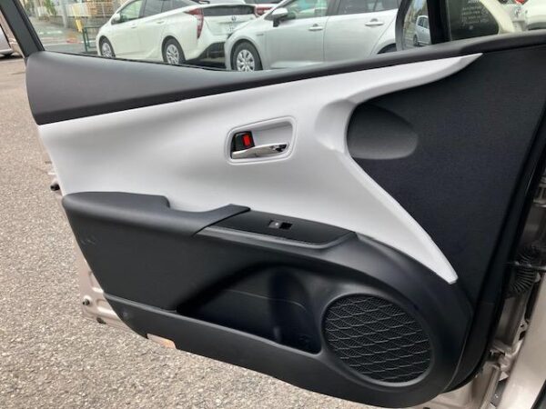 Ref:AUX-20084892 TOYOTA PRIUS 2016 - Image 16