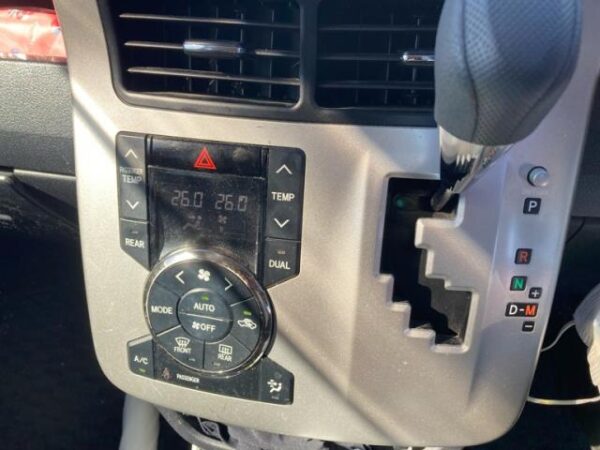 Ref:AUX-20089026 TOYOTA VOXY 2013 - Image 7