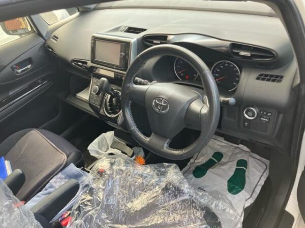 Ref:AUX-20089233 TOYOTA WISH 2013 - Image 12