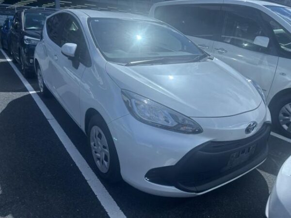 Ref:AUX-20090133 TOYOTA AQUA 2022 - Image 2
