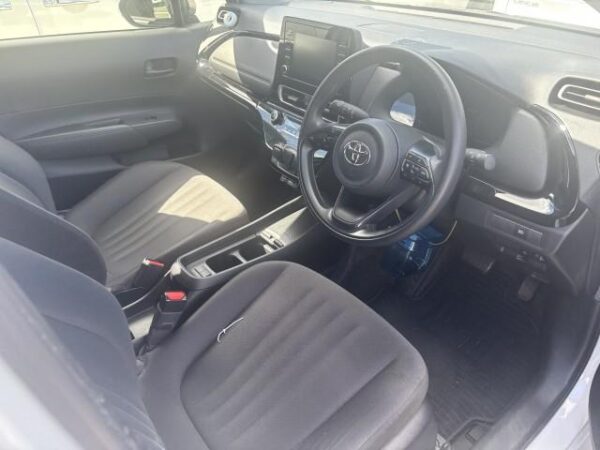 Ref:AUX-20090133 TOYOTA AQUA 2022 - Image 9