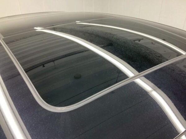 Ref:AUX-20090142 PORSCHE MACAN 2024 - Image 17