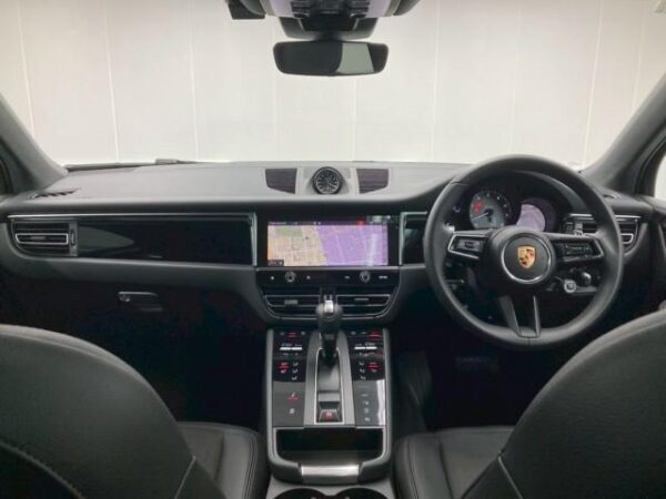 Ref:AUX-20090142 PORSCHE MACAN 2024 - Image 4