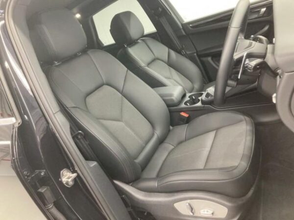 Ref:AUX-20090142 PORSCHE MACAN 2024 - Image 5