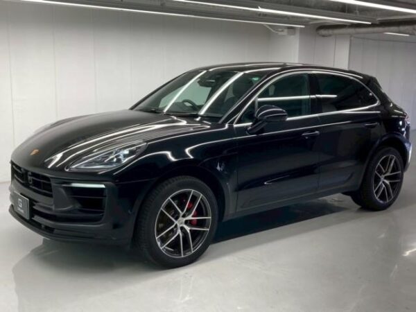 Ref:AUX-20090142 PORSCHE MACAN 2024