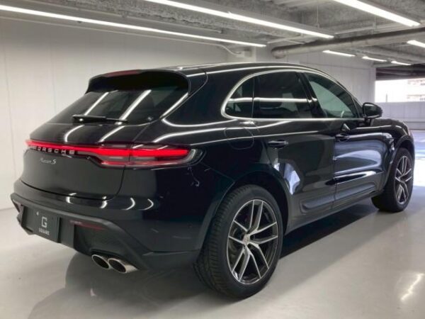 Ref:AUX-20090142 PORSCHE MACAN 2024 - Image 9