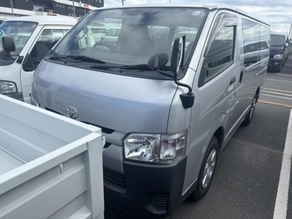 Ref:AUX-20093644 TOYOTA REGIUS ACE VAN 2019