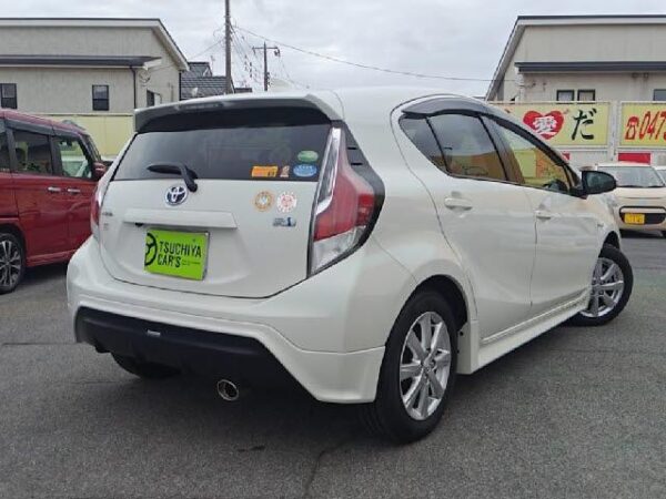 Ref:AUX-20094007 TOYOTA AQUA 2017 - Image 2
