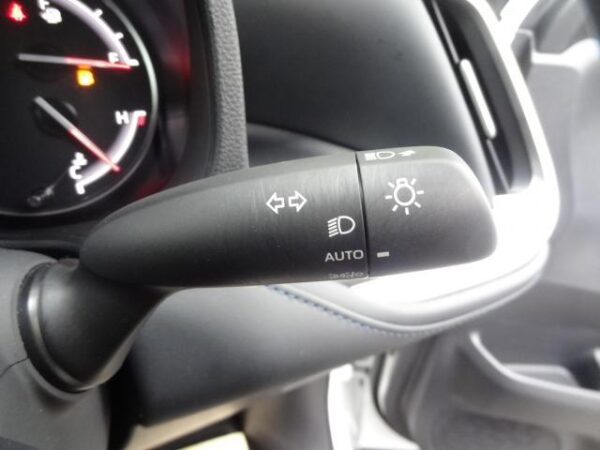 Ref:AUX-20094069 TOYOTA VOXY 2022 - Image 18