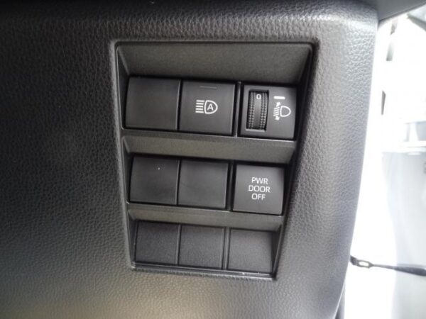 Ref:AUX-20094069 TOYOTA VOXY 2022 - Image 6