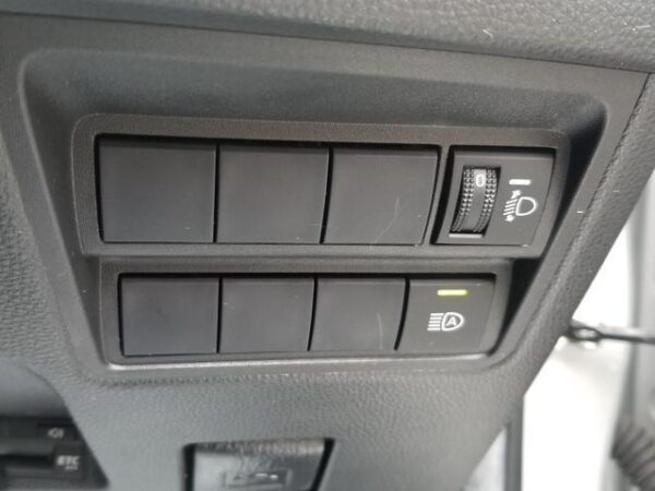 Ref:AUX-20101247 TOYOTA YARIS 2020 - Image 8
