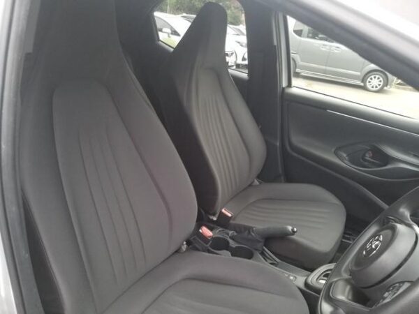 Ref:AUX-20101247 TOYOTA YARIS 2020 - Image 9