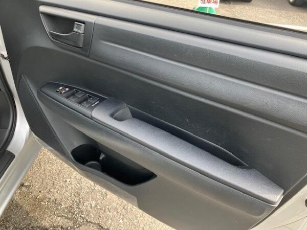 Ref:AUX-20101251 TOYOTA COROLLA AXIO 2018 - Image 12
