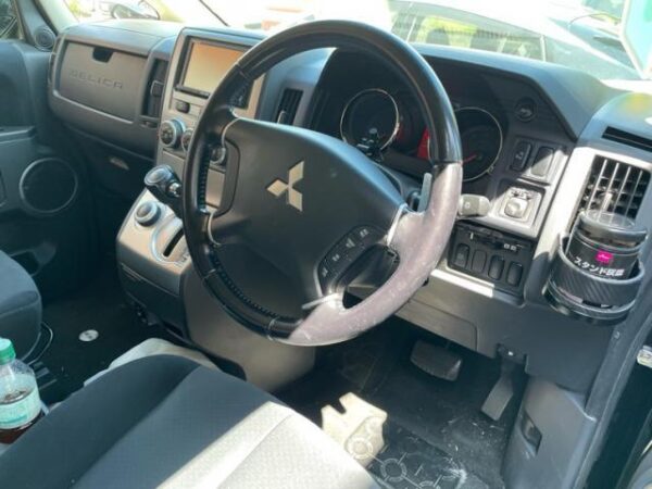 Ref:AUX-20102021 MITSUBISHI DELICA D:5 2009 - Image 15
