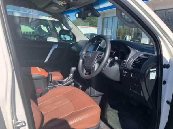 Ref:AUX-20102135 TOYOTA LAND CRUISER PRADO 2020 - Image 6