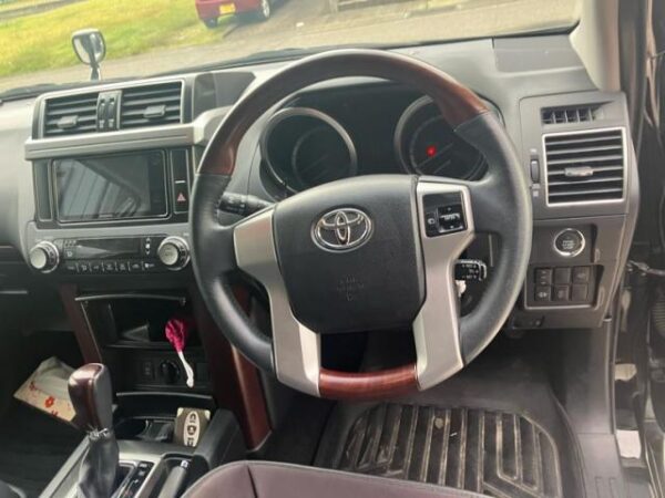 Ref:AUX-20105207 TOYOTA LAND CRUISER PRADO 2017 - Image 10