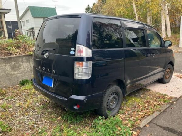Ref:AUX-20105354 TOYOTA VOXY 2004 - Image 3