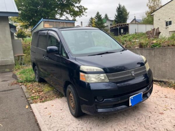 Ref:AUX-20105354 TOYOTA VOXY 2004