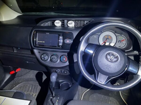 Ref:AUX-20105378 TOYOTA VITZ 2017 - Image 18