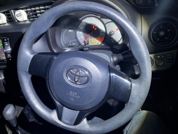 Ref:AUX-20105378 TOYOTA VITZ 2017 - Image 19