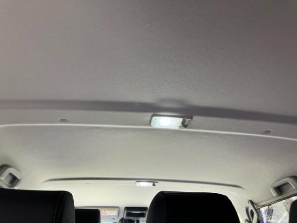 Ref:AUX-20105404 TOYOTA LAND CRUISER 70 2025 - Image 11