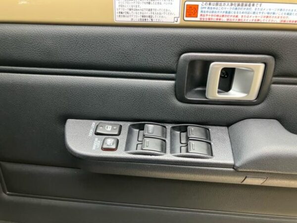 Ref:AUX-20105404 TOYOTA LAND CRUISER 70 2025 - Image 12