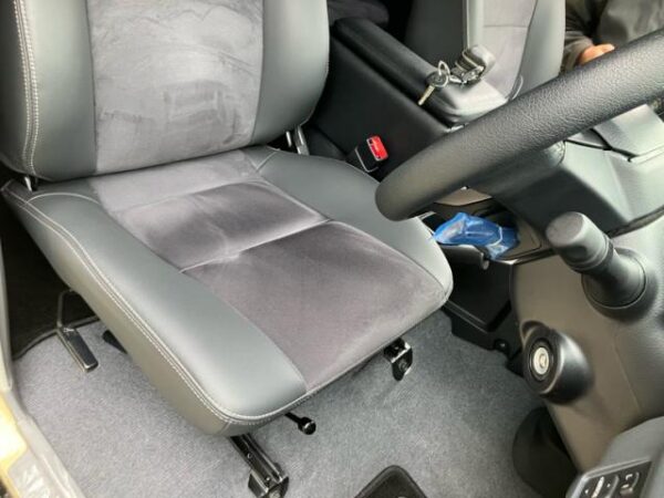 Ref:AUX-20105404 TOYOTA LAND CRUISER 70 2025 - Image 7