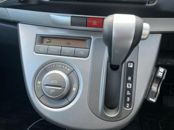 Ref:AUX-20106030 DAIHATSU MOVE 2006 - Image 17
