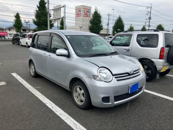 Ref:AUX-20106279 TOYOTA SIENTA 2010 - Image 2