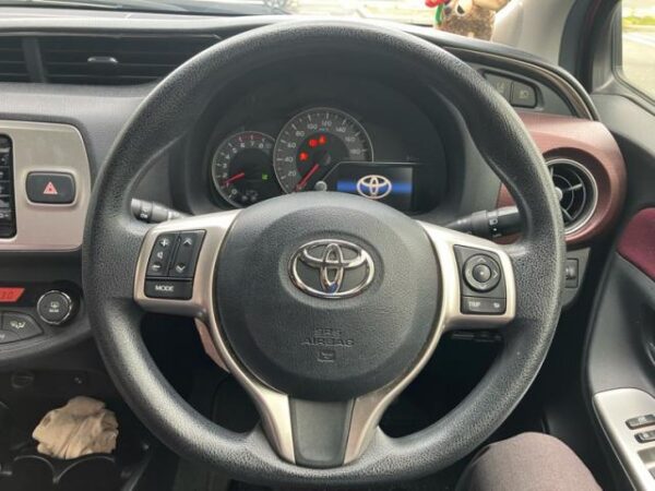 Ref:AUX-20106779 TOYOTA VITZ 2015 - Image 17