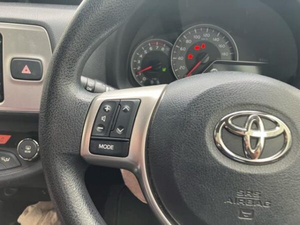Ref:AUX-20106779 TOYOTA VITZ 2015 - Image 18
