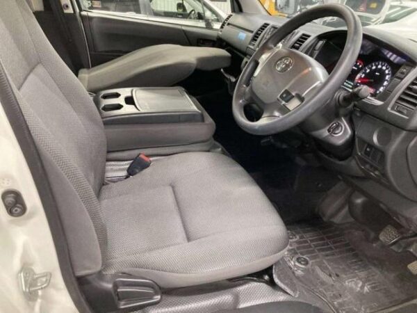 Ref:AUX-20107340 TOYOTA HIACE VAN 2018 - Image 4