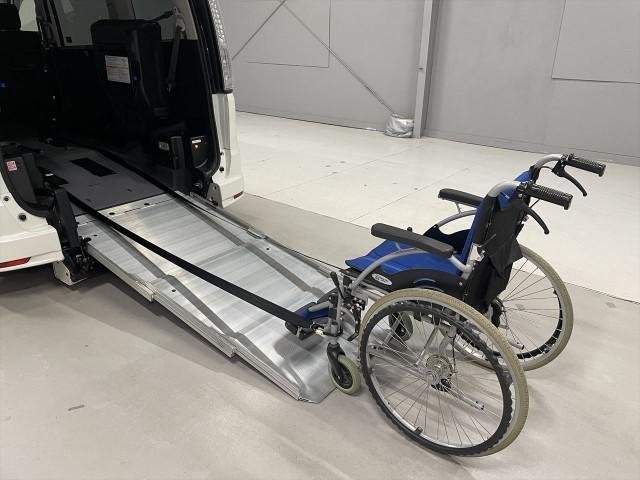 Ref:AUX-20107396 NISSAN SERENA 2013 - Image 15