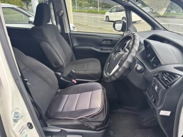 Ref:AUX-20111061 TOYOTA ESQUIRE 2017 - Image 10