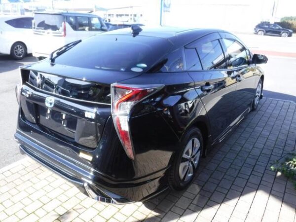 Ref:AUX-20111355 TOYOTA PRIUS 2016 - Image 2
