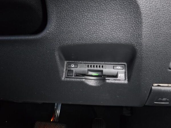 Ref:AUX-20111355 TOYOTA PRIUS 2016 - Image 17