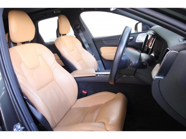 Ref:AUX-20111403 VOLVO XC60 2017 - Image 17