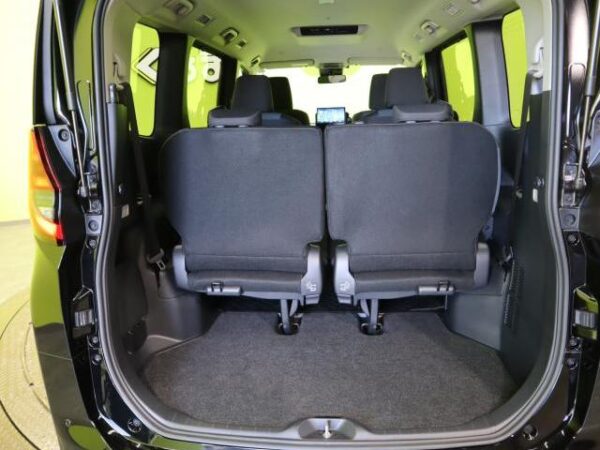 Ref:AUX-20118006 TOYOTA NOAH 2024 - Image 14