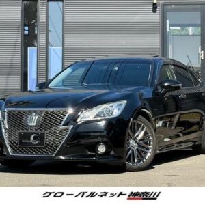 2013 Toyota Crown black gasoline used car Japan export