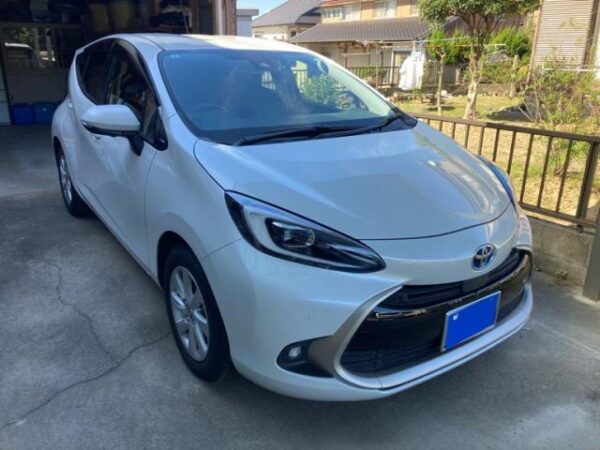Ref:AUX-20122984 TOYOTA AQUA 2021 - Image 2