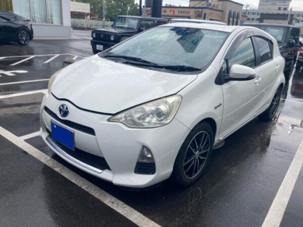 Ref:AUX-20123419 TOYOTA AQUA 2012 - Image 2