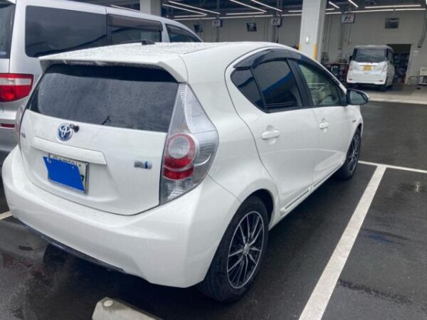Ref:AUX-20123419 TOYOTA AQUA 2012 - Image 13