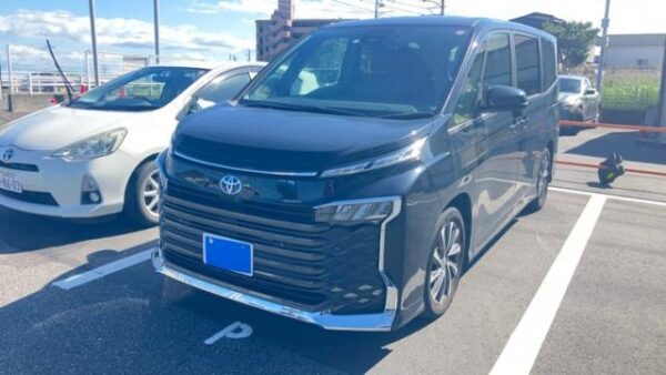 Ref:AUX-20123878 TOYOTA VOXY 2023 - Image 2