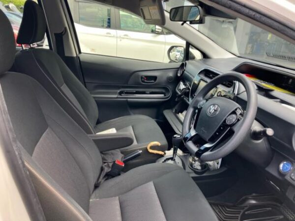 Ref:AUX-20123950 TOYOTA AQUA 2020 - Image 9