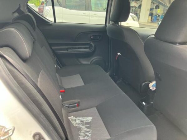 Ref:AUX-20123950 TOYOTA AQUA 2020 - Image 10