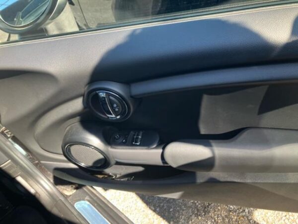 Ref:AUX-20124006 MINI MINI 2020 - Image 11