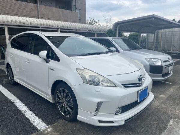 Ref:AUX-20124267 TOYOTA PRIUS ALPHA 2012 - Image 2