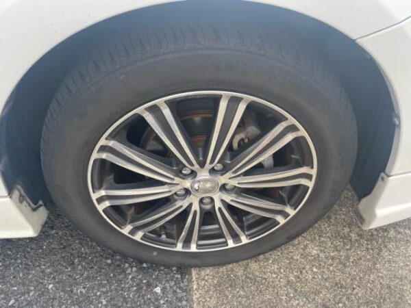 Ref:AUX-20124267 TOYOTA PRIUS ALPHA 2012 - Image 4