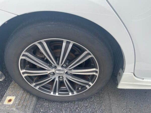 Ref:AUX-20124267 TOYOTA PRIUS ALPHA 2012 - Image 5