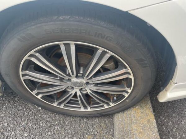 Ref:AUX-20124267 TOYOTA PRIUS ALPHA 2012 - Image 6